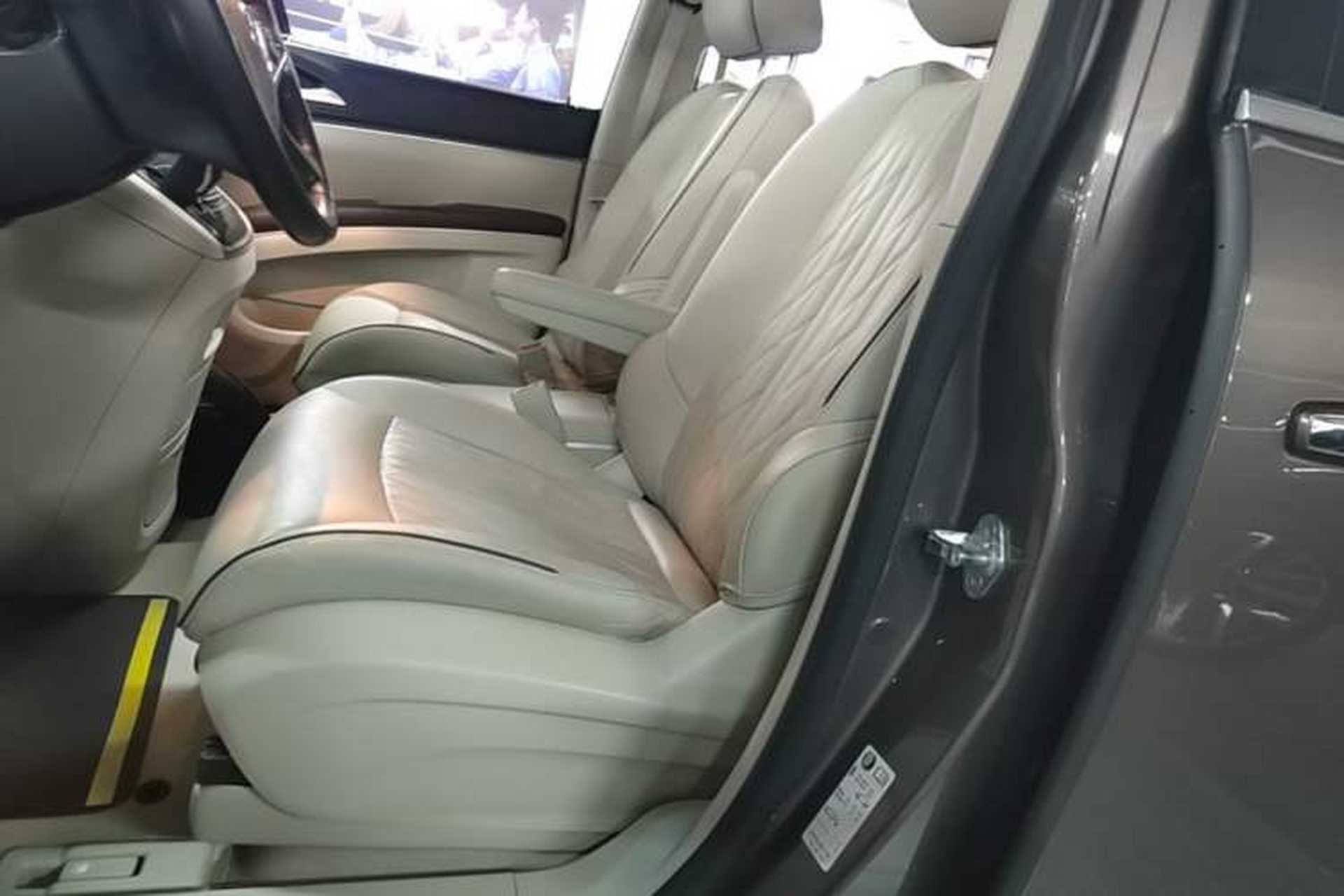 Used Buick GL8 2022 Land Business Class 652T Luxury Model Left Front Seat