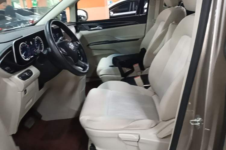 Used Buick GL8 2022 ES Landtrek 653T Comfort Edition Left Front Seat