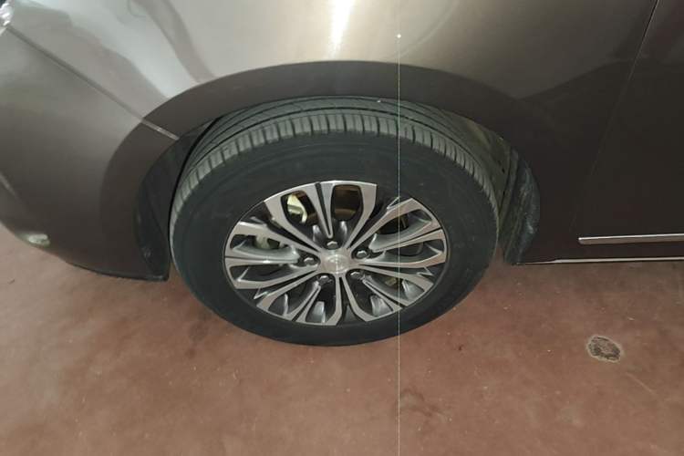 Used Buick GL8 2022 Land Business Class 652T Luxury Model Left Front Wheel Hub