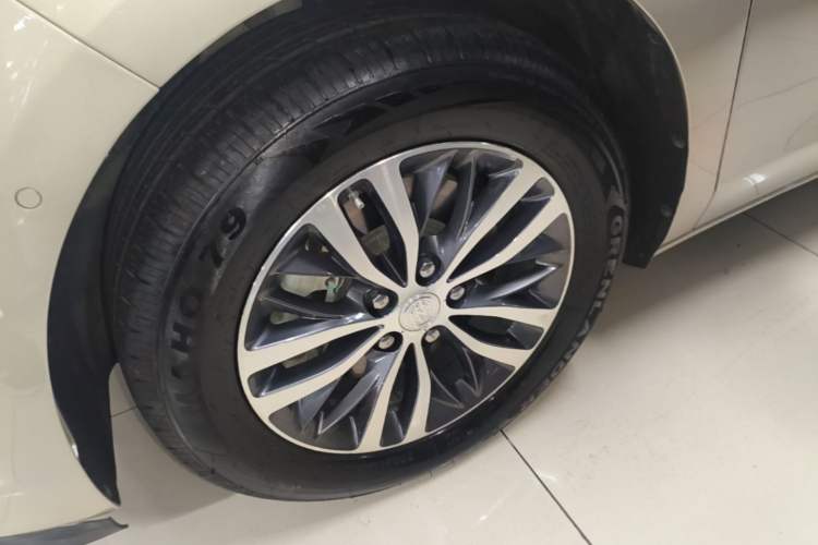 Used Buick GL8 2022 ES Landtrek 653T Luxury Edition Left Front Wheel Hub