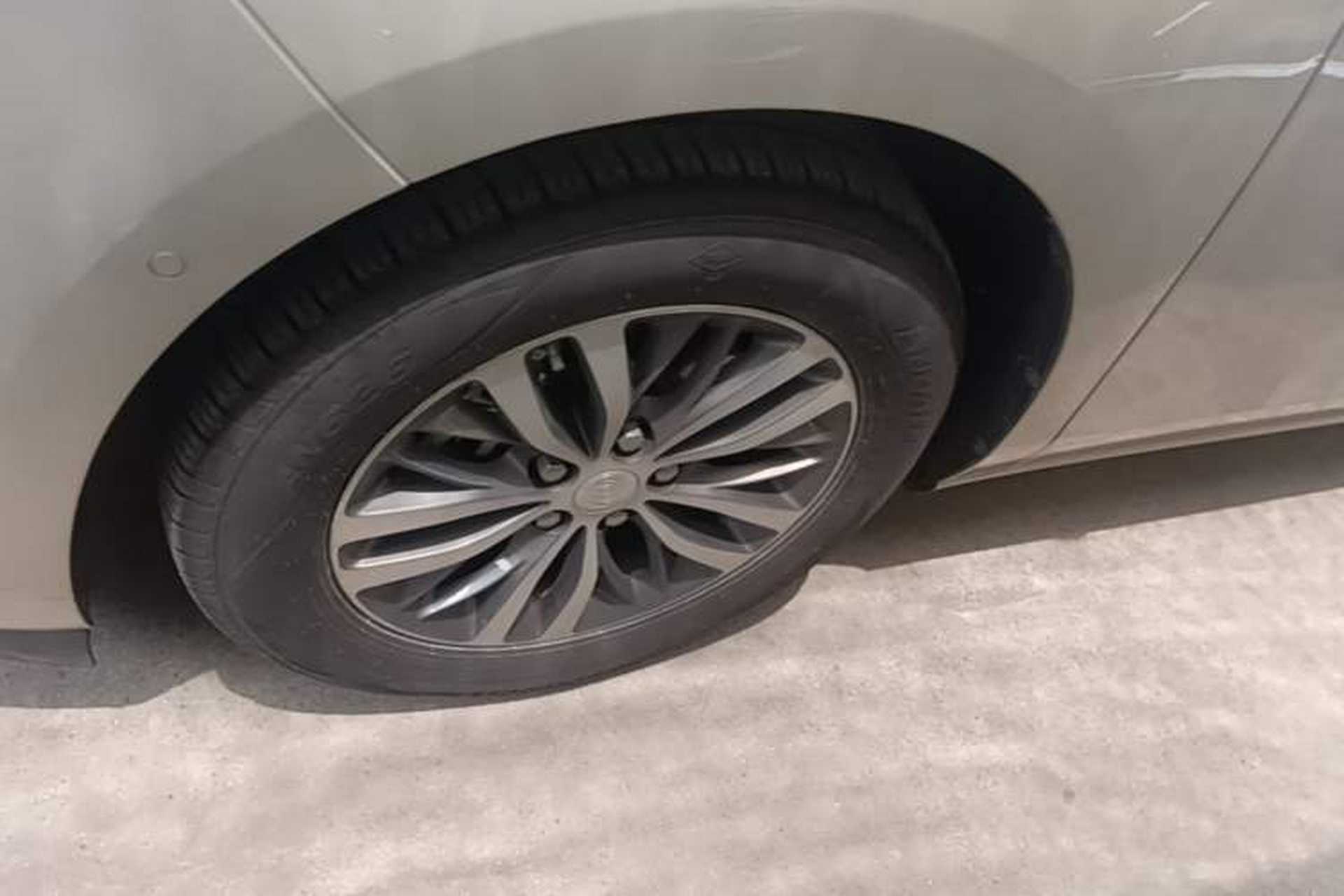 Used Buick GL8 2022 ES Landtrek 653T Luxury Edition Left Front Wheel Hub