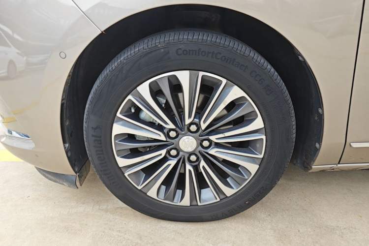 Used Buick GL8 2022 ES Landtrek 653T Flagship Model Left Front Wheel Hub