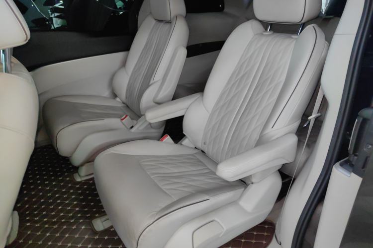 Used Buick GL8 2022 Land Business Class 652T Luxury Model Left Rear Seat