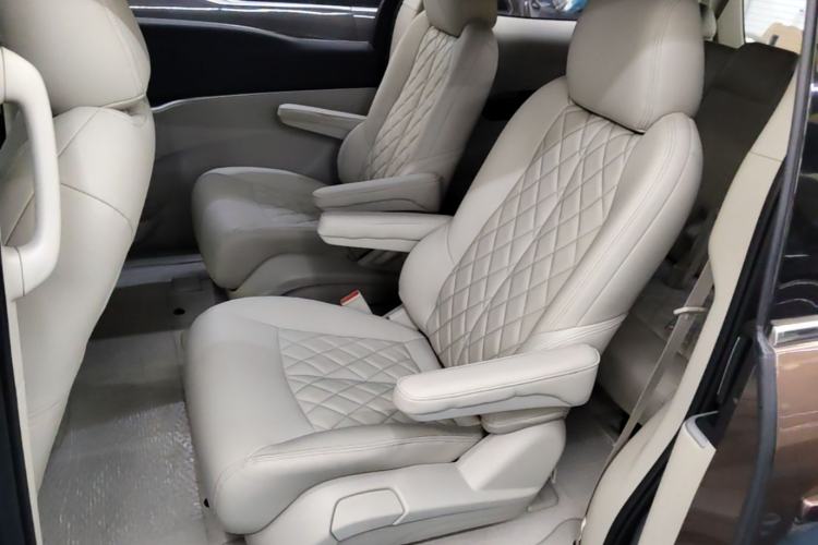 Used Buick GL8 2022 Land Cruiser Executive Class 652T Comfort Model Left Rear Seat
