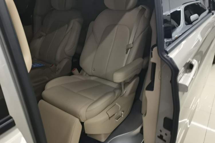 Used Buick GL8 2022 ES Landtrek 653T Luxury Edition Left Rear Seat