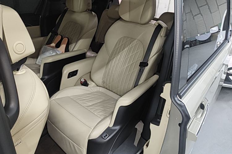 Used Buick GL8 2022 ES Landtrek 653T Flagship Model Left Rear Seat