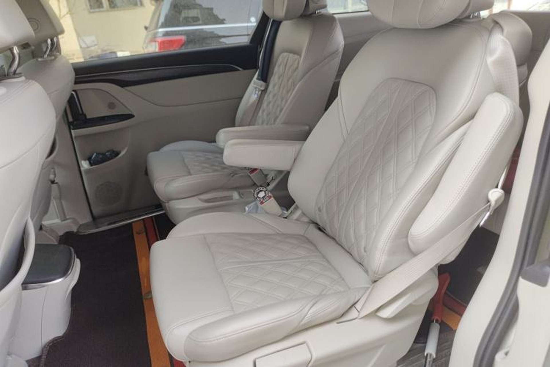 Used Buick GL8 2022 ES Landtrek 653T Comfort Edition Left Rear Seat