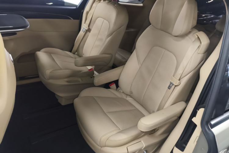Used Buick GL8 2022 ES Landtrek 653T Luxury Edition Left Rear Seat