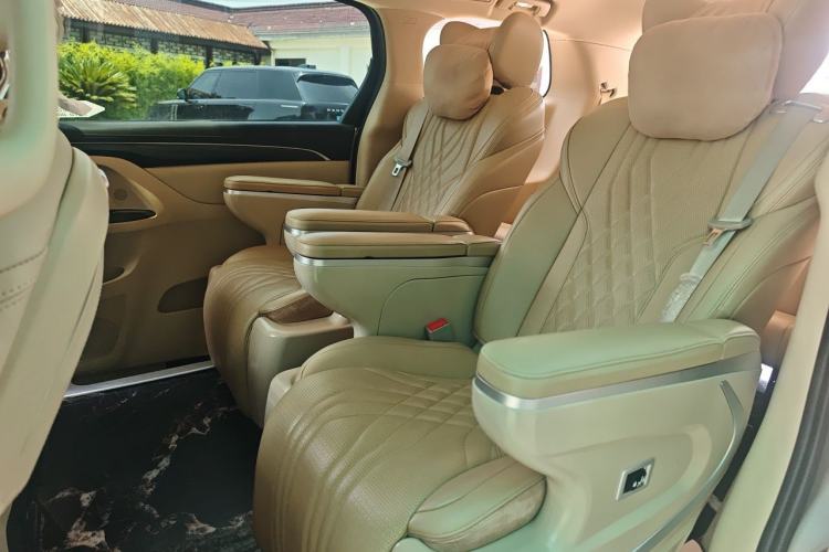 Used Buick GL8 2022 ES Landtrek 653T Luxury Edition Left Rear Seat