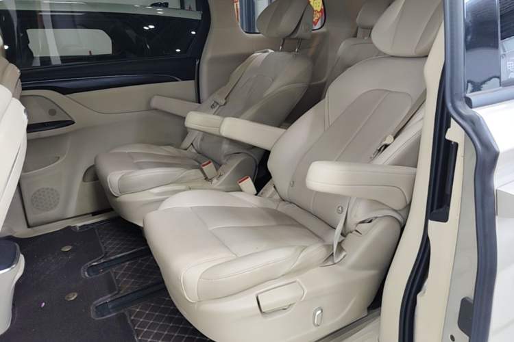 Used Buick GL8 2022 ES Landtrek 653T Luxury Edition Left Rear Seat