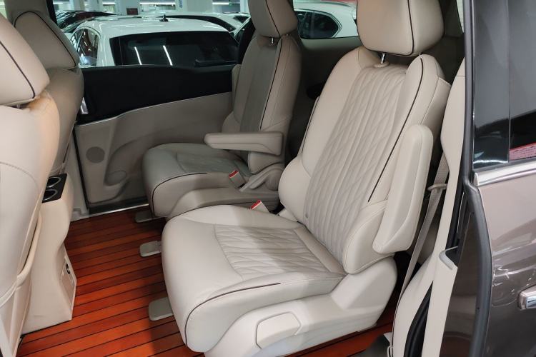 Used Buick GL8 2022 Land Business Class 652T Luxury Model Left Rear Seat