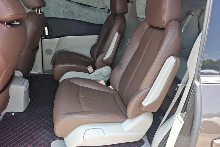 Used Buick GL8 2022 Land Cruiser Executive Class 652T Comfort Model Left Rear Seat