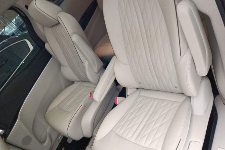 Used Buick GL8 2022 Land Executive Class 652T Prestige Model Left Rear Seat