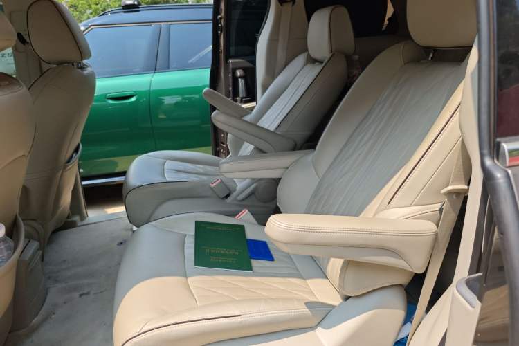 Used Buick GL8 2022 Land Business Class 652T Luxury Model Left Rear Seat