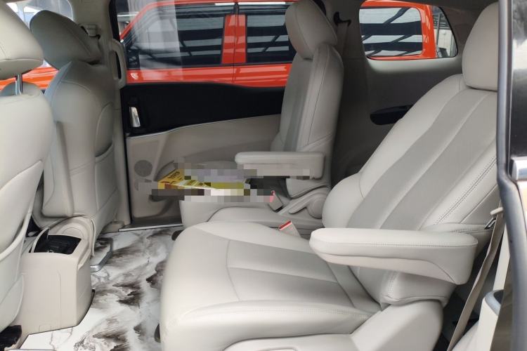 Used Buick GL8 2022 Land Cruiser Executive Class 652T Comfort Model Left Rear Seat