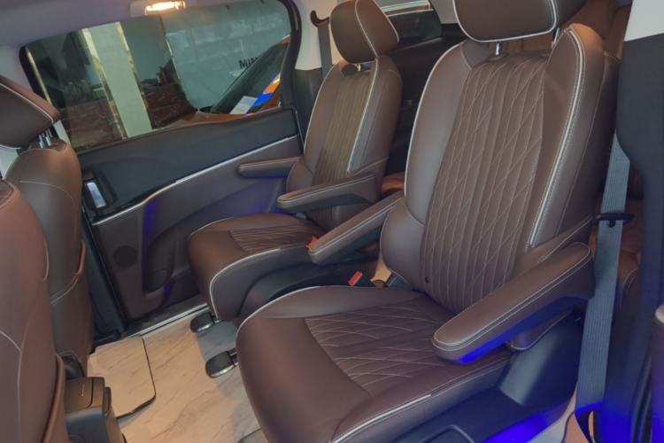 Used Buick GL8 2022 Land Executive Class 652T Prestige Model Left Rear Seat