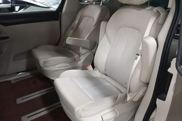 Used Buick GL8 2022 ES Landtrek 653T Comfort Edition Left Rear Seat