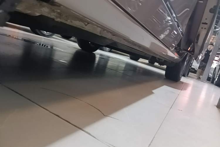 Used Buick GL8 2022 Land Business Class 652T Luxury Model Left Side Sill