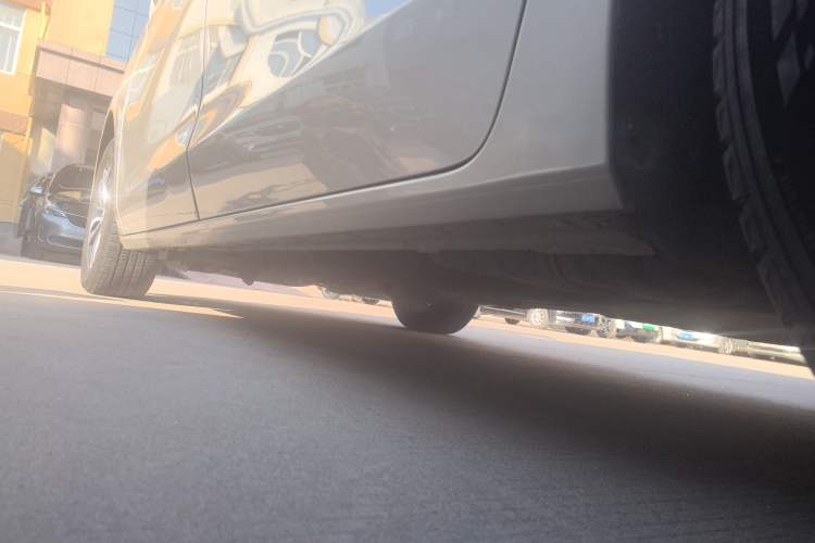 Used Buick GL8 2022 ES Landtrek 653T Comfort Edition Left Side Sill