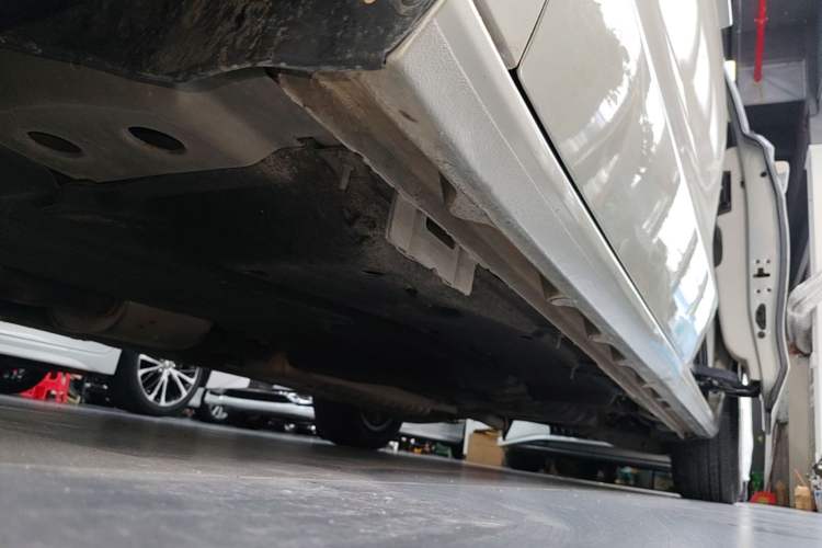 Used Buick GL8 2022 ES Landtrek 653T Comfort Edition Left Side Sill