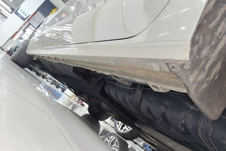 Used Buick GL8 2022 ES Landtrek 653T Luxury Edition Left Side Sill