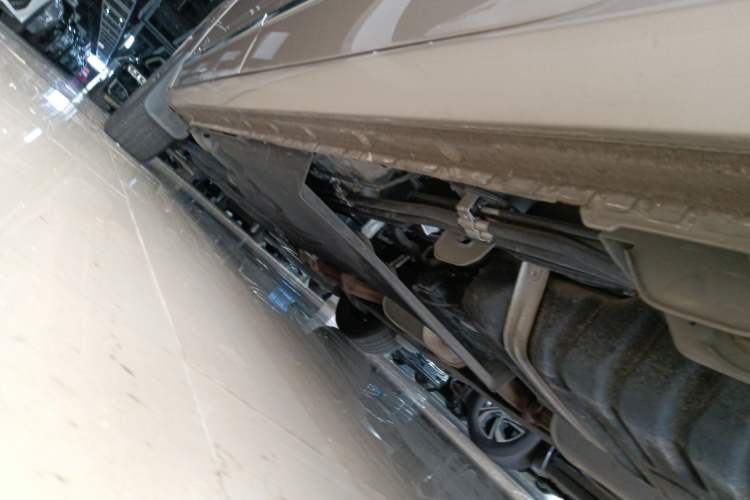 Used Buick GL8 2022 Land Executive Class 652T Prestige Model Left Side Sill
