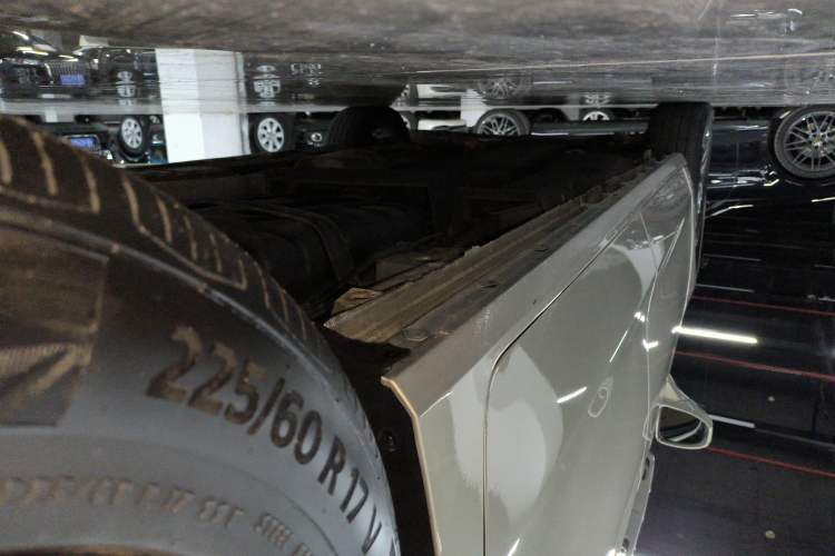 Used Buick GL8 2022 ES Landtrek 653T Luxury Edition Left Side Sill