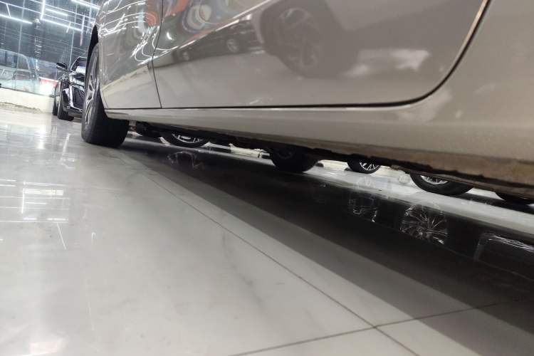 Used Buick GL8 2022 ES Landtrek 653T Comfort Edition Left Side Sill