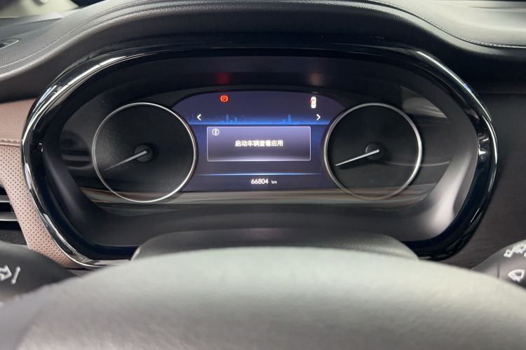 Used Buick GL8 2022 Land Business Class 652T Luxury Model Odometer Close Up