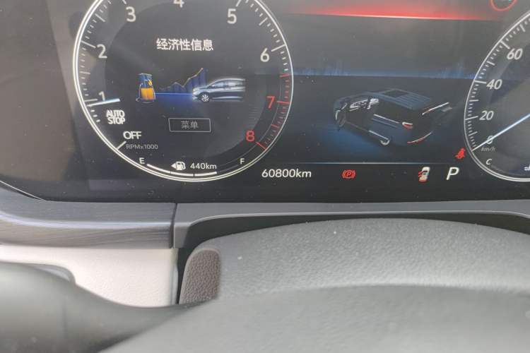 Used Buick GL8 2022 ES Landtrek 653T Comfort Edition Odometer Close Up