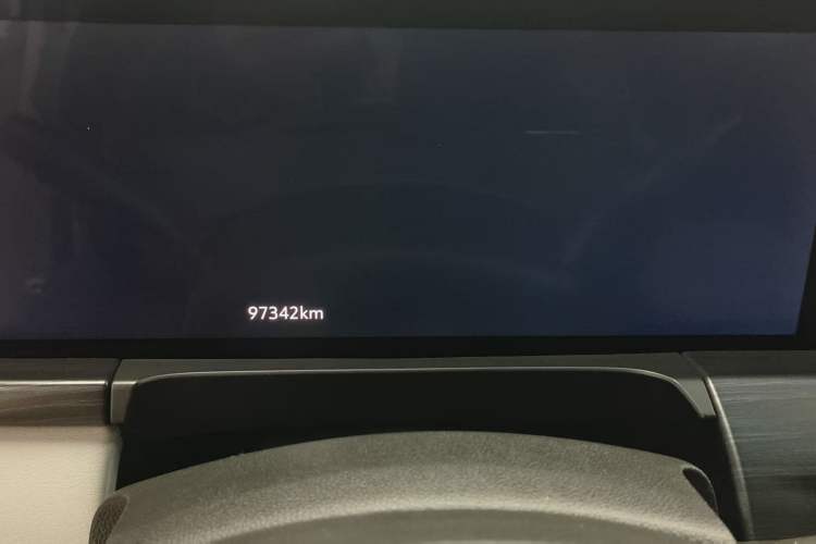Used Buick GL8 2022 ES Landtrek 653T Comfort Edition Odometer Close Up
