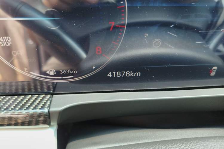 Used Buick GL8 2022 ES Landtrek 653T Comfort Edition Odometer Close Up