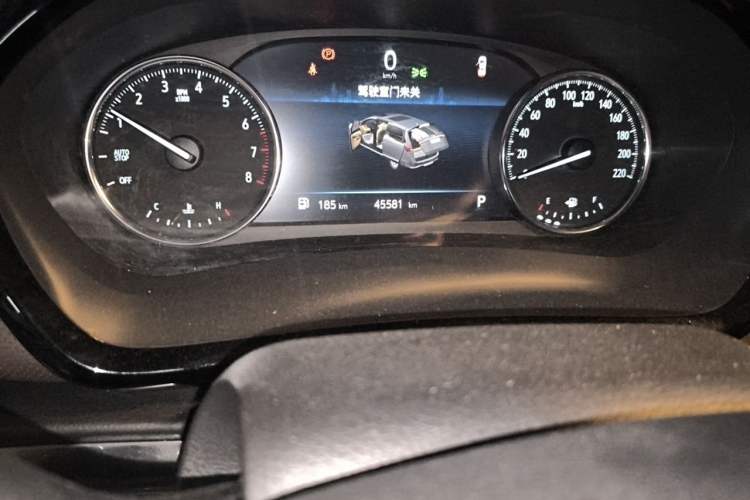 Used Buick GL8 2022 Land Business Class 652T Luxury Model Odometer Close Up