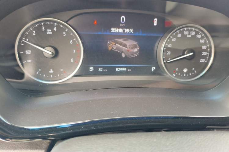 Used Buick GL8 2022 Land Cruiser Executive Class 652T Comfort Model Odometer Close Up