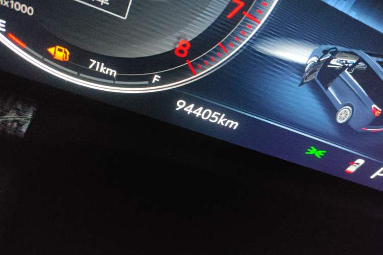 Used Buick GL8 2022 ES Landtrek 653T Comfort Edition Odometer Close Up