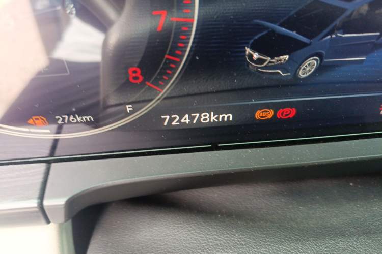 Used Buick GL8 2022 ES Landtrek 653T Comfort Edition Odometer Close Up