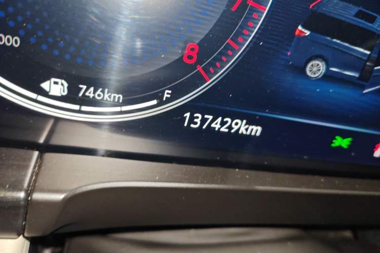 Used Buick GL8 2022 ES Landtrek 653T Luxury Edition Odometer Close Up