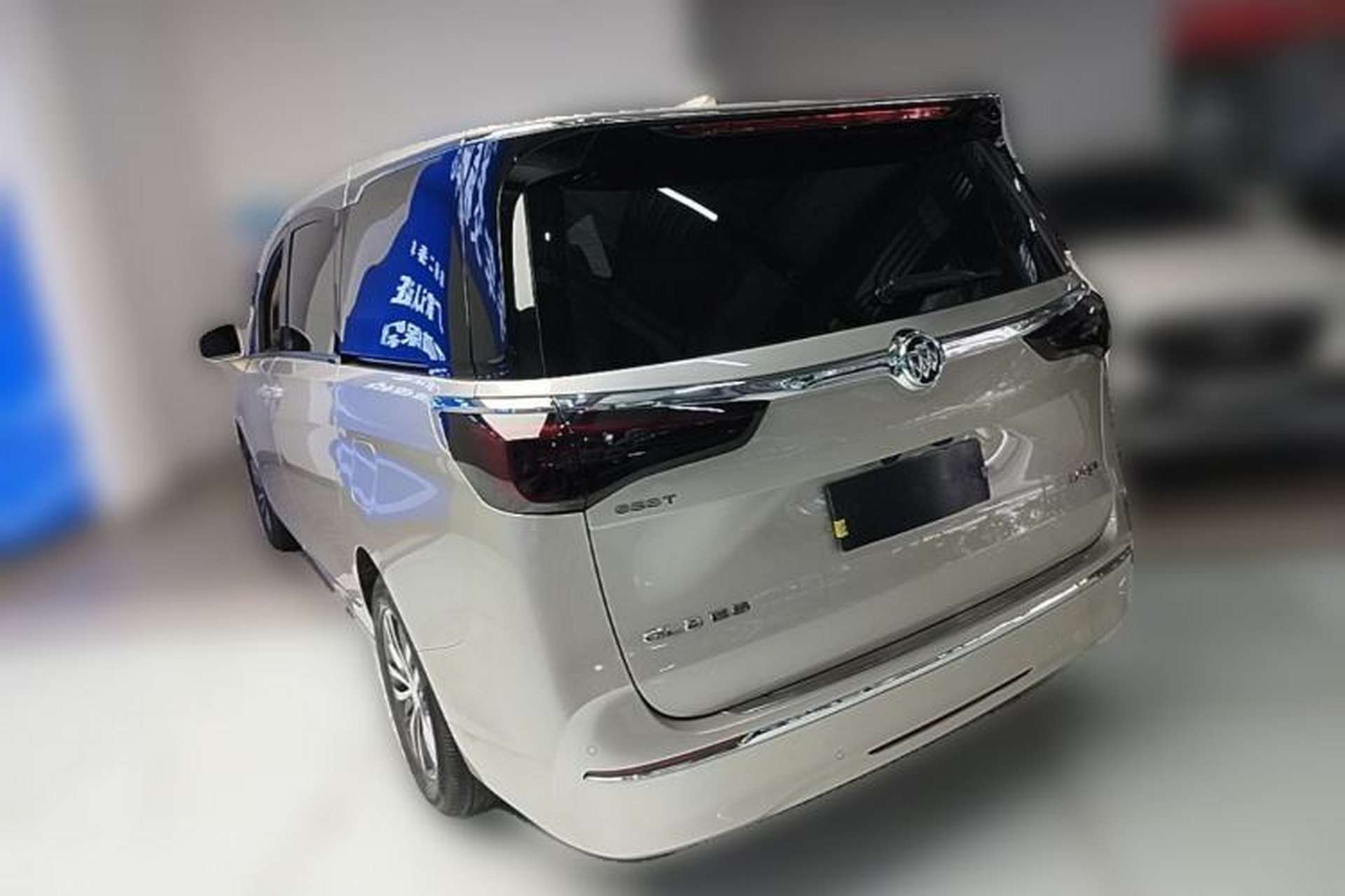 Used Buick GL8 2022 ES Landtrek 653T Luxury Edition Rear Left 45 Deg