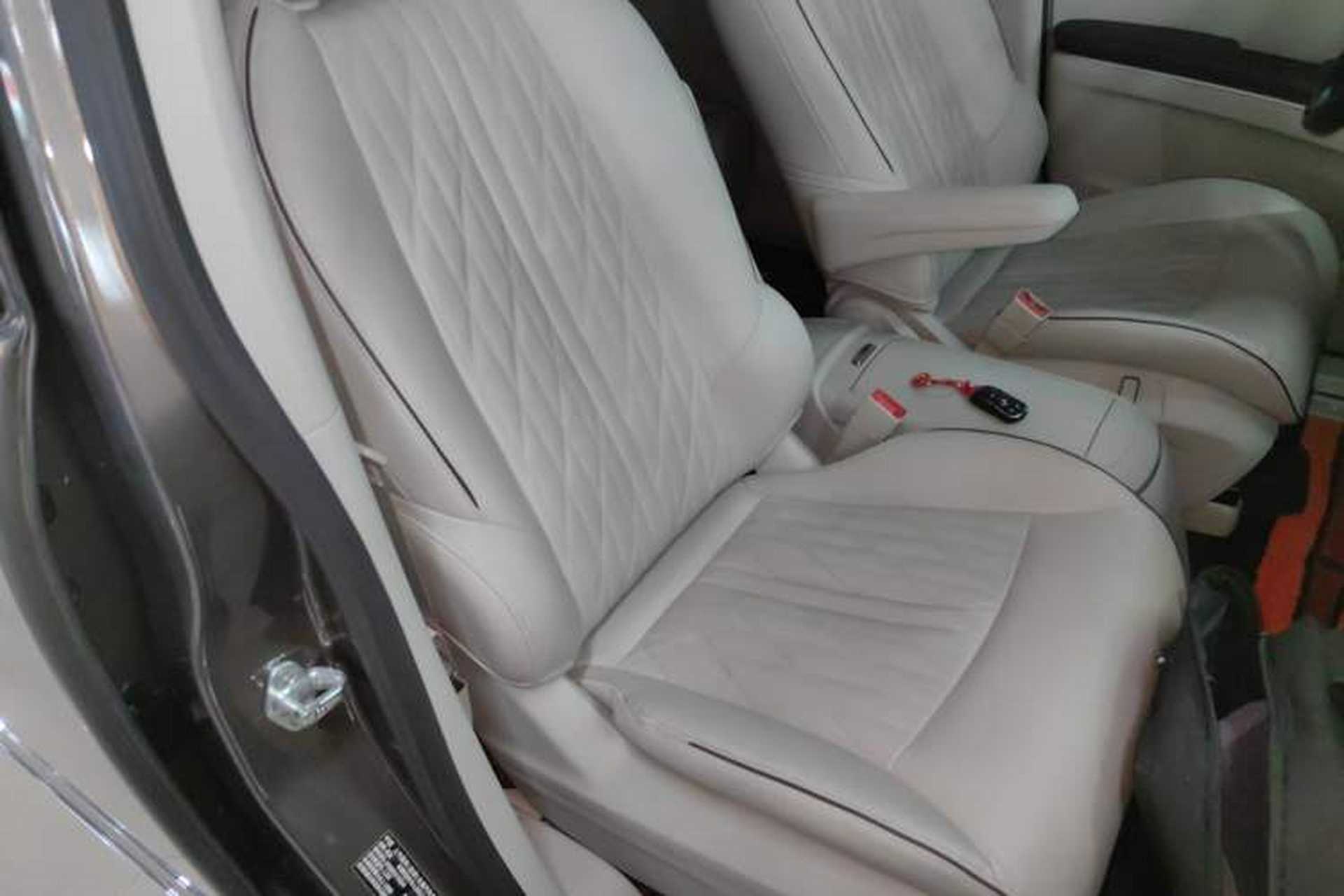 Used Buick GL8 2022 Land Business Class 652T Luxury Model Right Front Seat