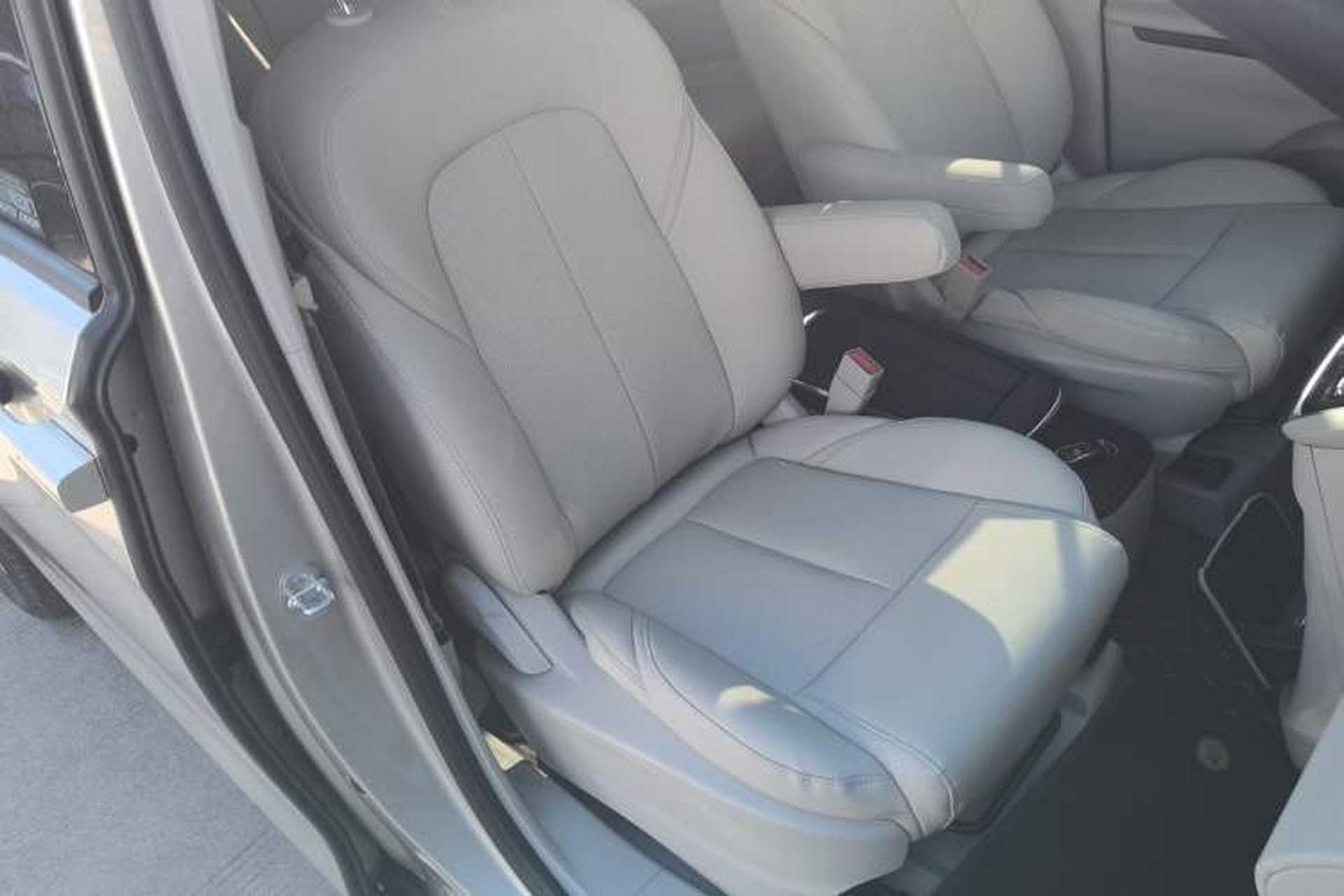 Used Buick GL8 2022 ES Landtrek 653T Comfort Edition Right Front Seat