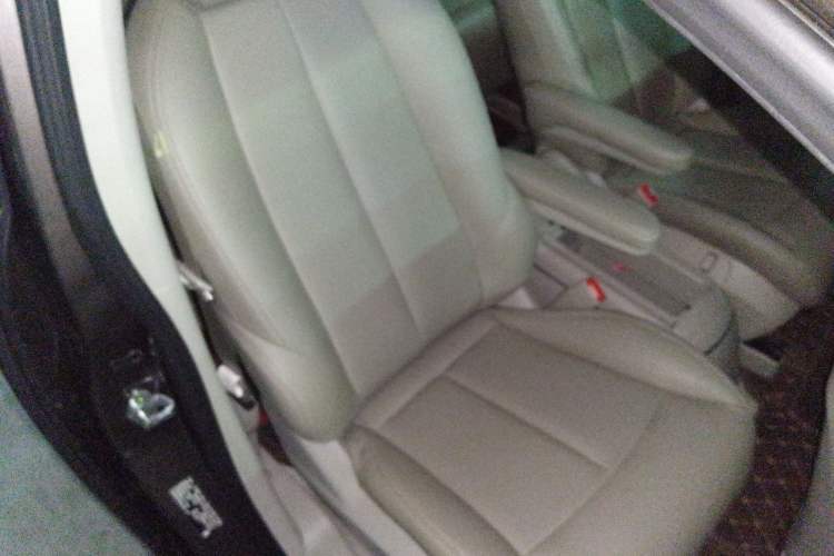 Used Buick GL8 2022 Land Cruiser Executive Class 652T Comfort Model Right Front Seat