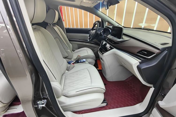 Used Buick GL8 2022 Land Business Class 652T Luxury Model Right Front Seat