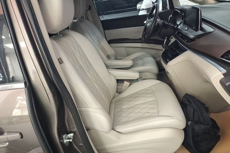 Used Buick GL8 2022 Land Cruiser Executive Class 652T Comfort Model Right Front Seat