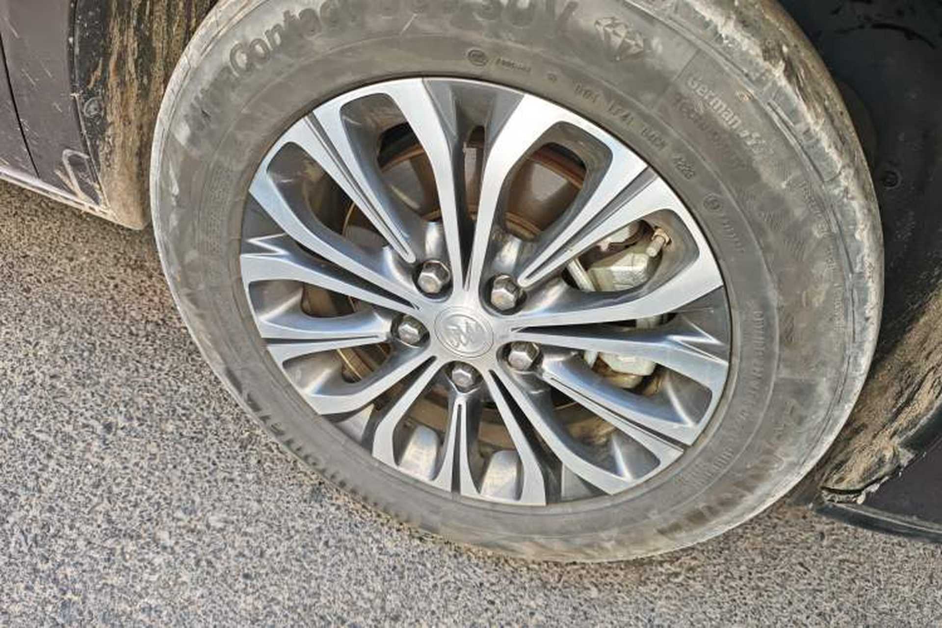 Used Buick GL8 2022 Land Cruiser Executive Class 652T Comfort Model Right Front Wheel Hub