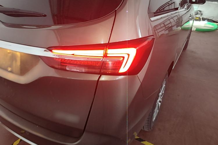 Used Buick GL8 2022 Land Business Class 652T Luxury Model Right Rear Taillight