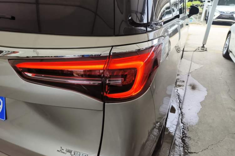 Used Buick GL8 2022 ES Land Cruiser 653T Luxury Model Right Rear Taillight