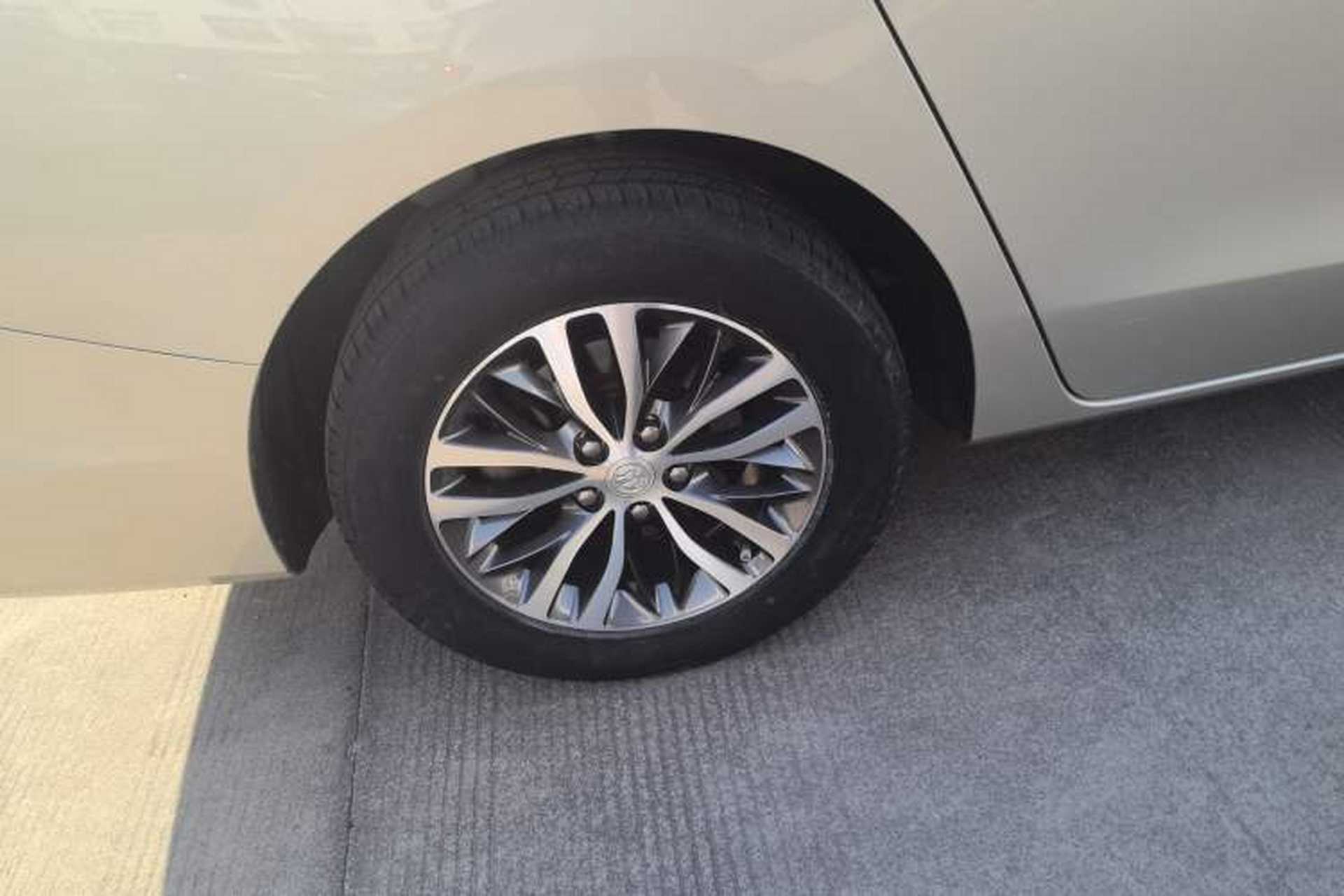 Used Buick GL8 2022 ES Landtrek 653T Comfort Edition Right Rear Wheel Hub