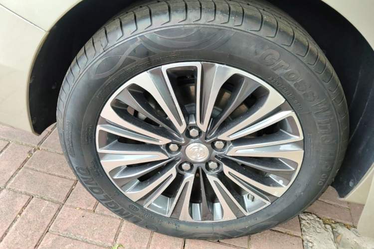 Used Buick GL8 2022 ES Land Cruiser 653T Luxury Model Right Rear Wheel Hub