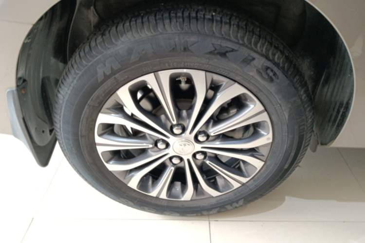 Used Buick GL8 2022 Land Executive Class 652T Prestige Model Right Rear Wheel Hub