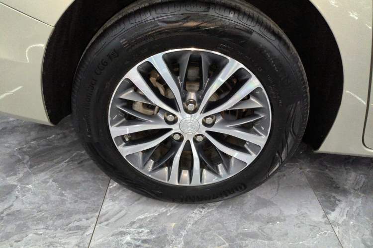 Used Buick GL8 2022 ES Landtrek 653T Luxury Edition Right Rear Wheel Hub